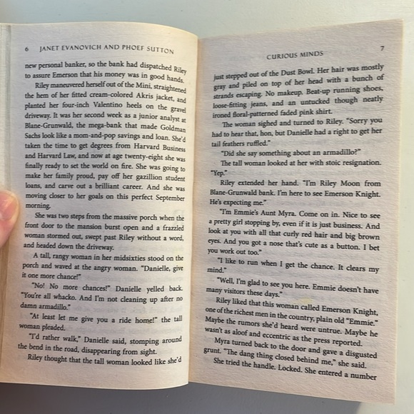 🌈2/$8  2-Book Bundle Janet Evanovich  Books - Picture 16 of 16